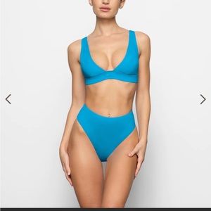Skims plunge bikini top